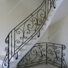 Média réf. 186 (2/9): Rampe d'escalier en fer forgé, style Classique et baroque, modèle Saint Germain et variantes