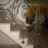 Média réf. 100 (3/5): Rampe d'escalier en fer forgé, style Classique et baroque, modèle Louis XVI feuillage