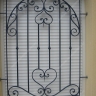 Média réf. 726 (1/9): Grille de défense en fer forgé, style traditionnel, modèle Barreaux volutes 1