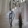 Média réf. 249 (2/5): Rampe d'escalier en fer forgé, style Art décoratif, modèle lys