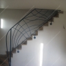Média réf. 340 (2/2): Rampe d'escalier en fer forgé, style Art nouveau, modèle vagues croisées