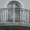 Média réf. 501 (1/10): Balcons en fer forgé, style traditionnel, modèle barreaux volutes
