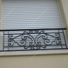 Média réf. 660 (1/2): Appuis de fenêtre en fer forgé, style traditionnel, modèle médaillon 3